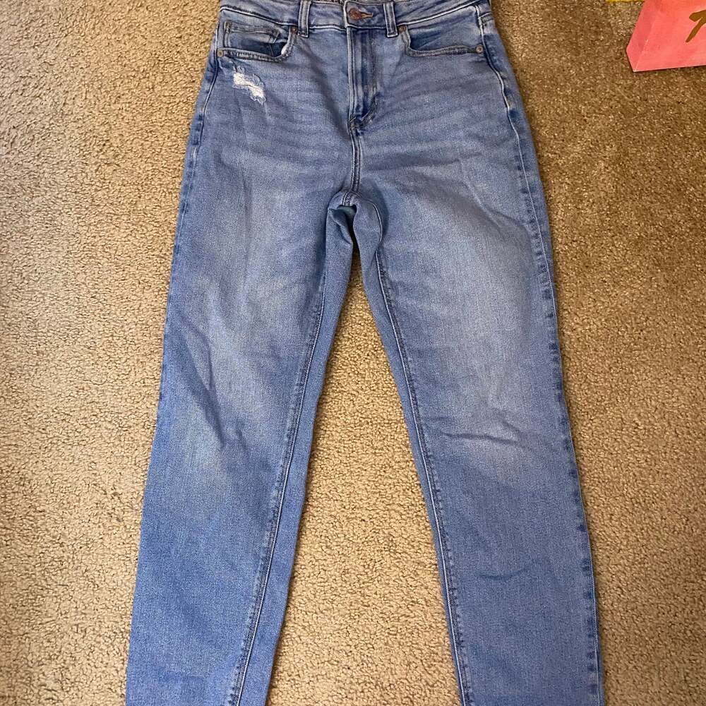 American Eagle Stretch Mom Jeans Medium Wash - Picture 7 of 16